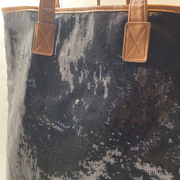 LUXOR LAS VEGAS TOTE - Picture 5 of 8